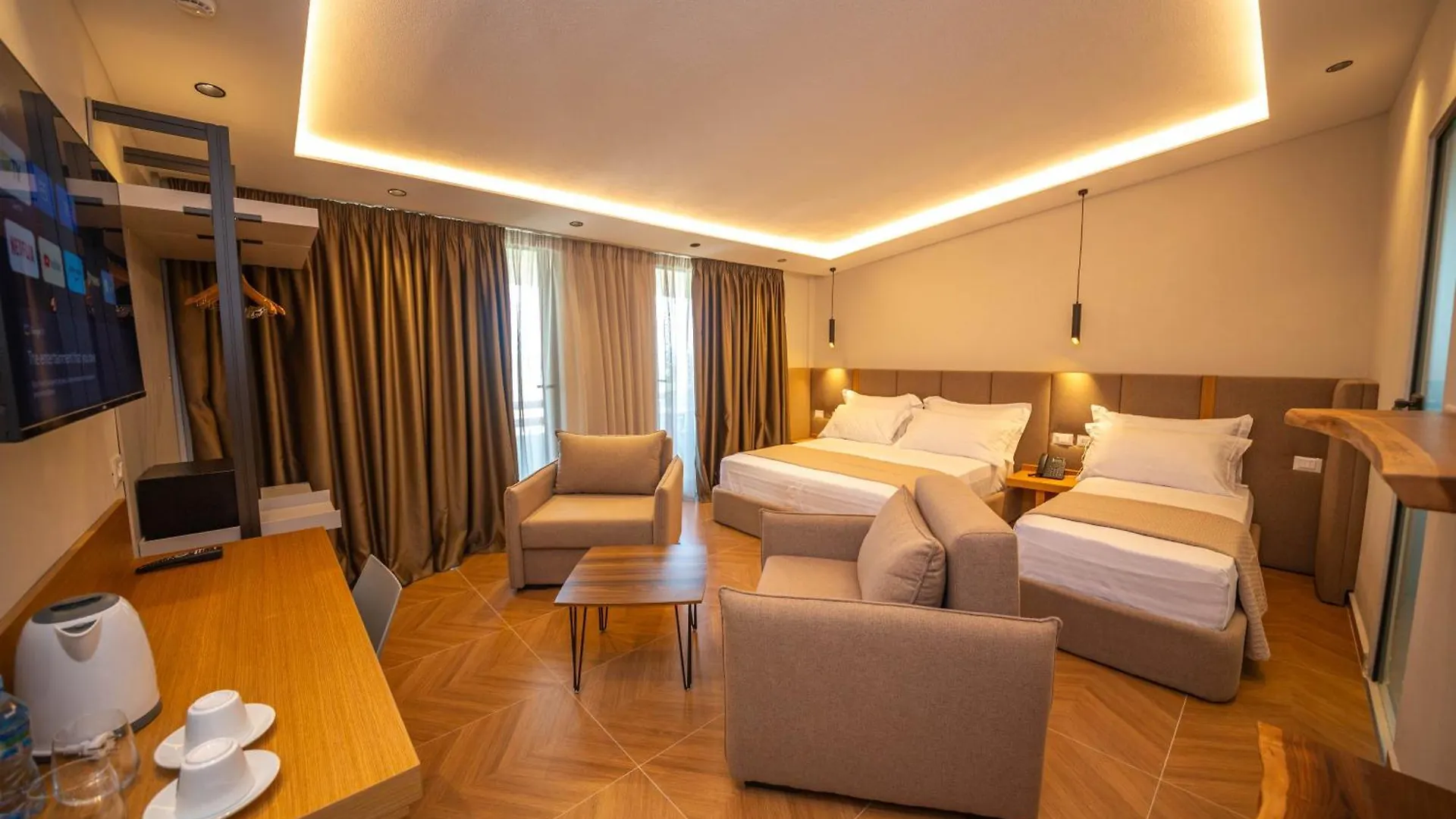 Emara Boutique Hotel Kavaje 4*,